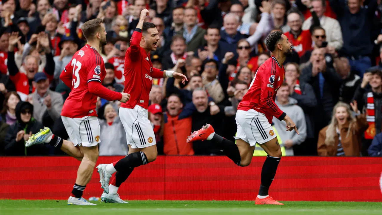 İngiltere'deki dev maçta kazanan Manchester United! 10 yıl sonra bir ilk...