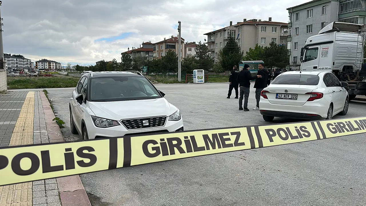 Okul yanında şüpheli çanta paniği: Fünye ile patlatıldı