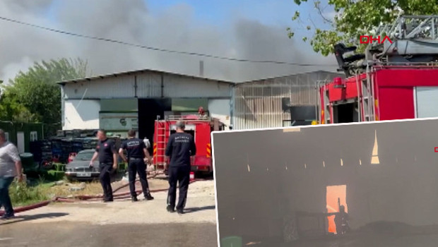 Son dakika... Antalya'da firma deposunda yangın: 1.5 saatte kontrol altına alındı