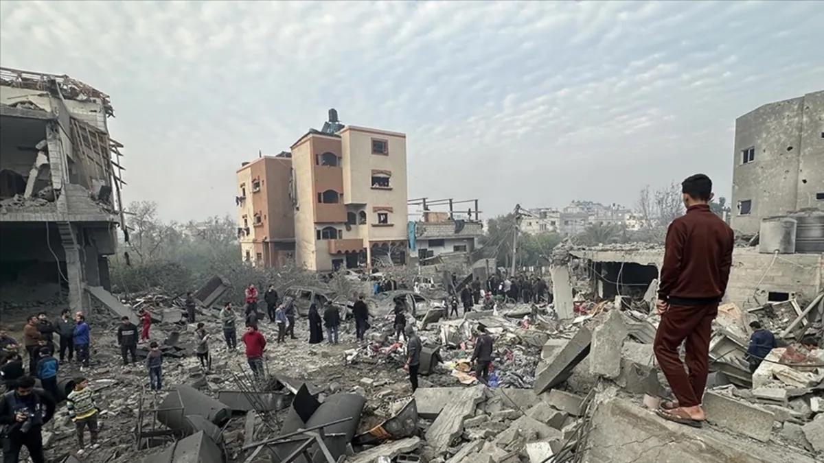 Katil İsrail'den Gazze'nin merkezine hava saldırısı: 1 kişi hayatını kaybetti