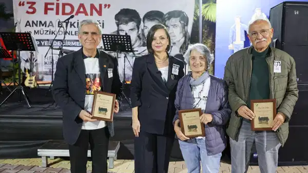 Karabağlar Belediyesi, “Üç Fidan’ı” adlarını taşıyan parkta andı