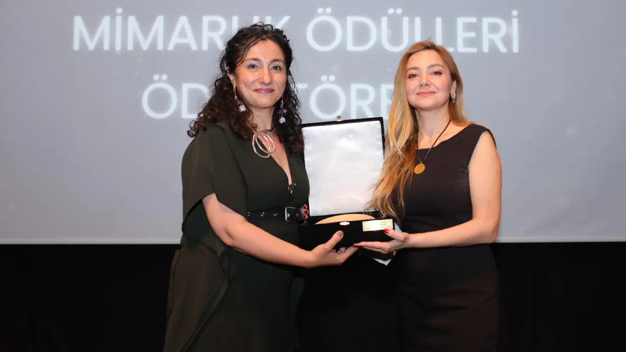 Altın Çekül’den, Saint-Gobain Türkiye’nin 'Sürdürülebilir ve Hafif İnşaat Çözümleri' iletişim stratejisine özel takdir ödülü