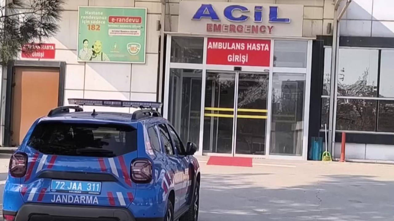Karşıdan karşıya geçmek isterken araba çarptı: 14 yaşındaki çocuğun durumu ağır