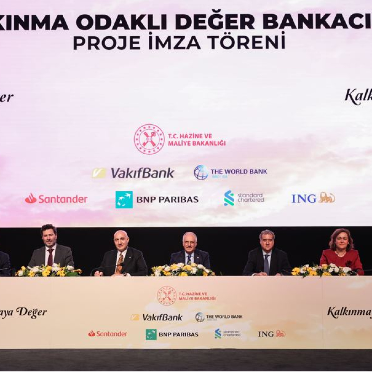 VakıfBank'tan 1,5 milyar Euro'luk finansman