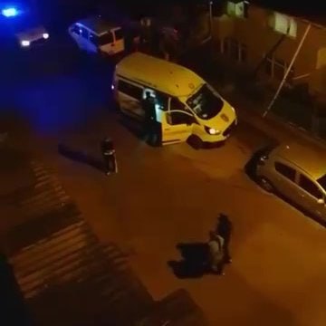 Kocaeli’de bir kişi, uyuşturucu kullandığı iddia edilen grupla bulunduğu evde fenalaşarak hayatını kaybetti.