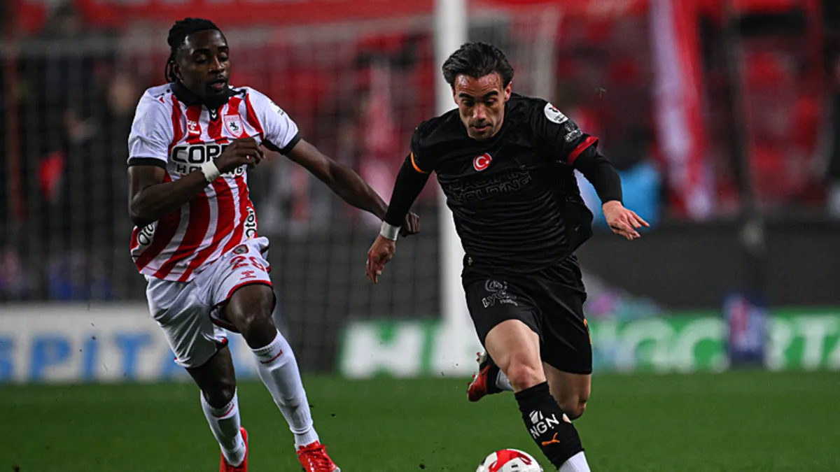 Yunus Akgün, Galatasaray ile ligde 100. maçına çıktı