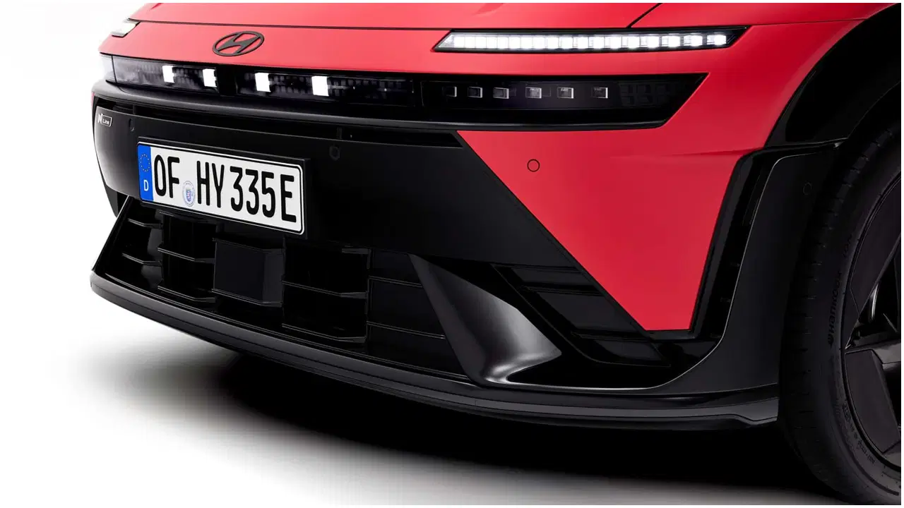 İzmit'ten dünyaya yeni elektrikli yıldız: Türkiye'de üretilecek Hyundai Ioniq 3 sahneye çıktı!