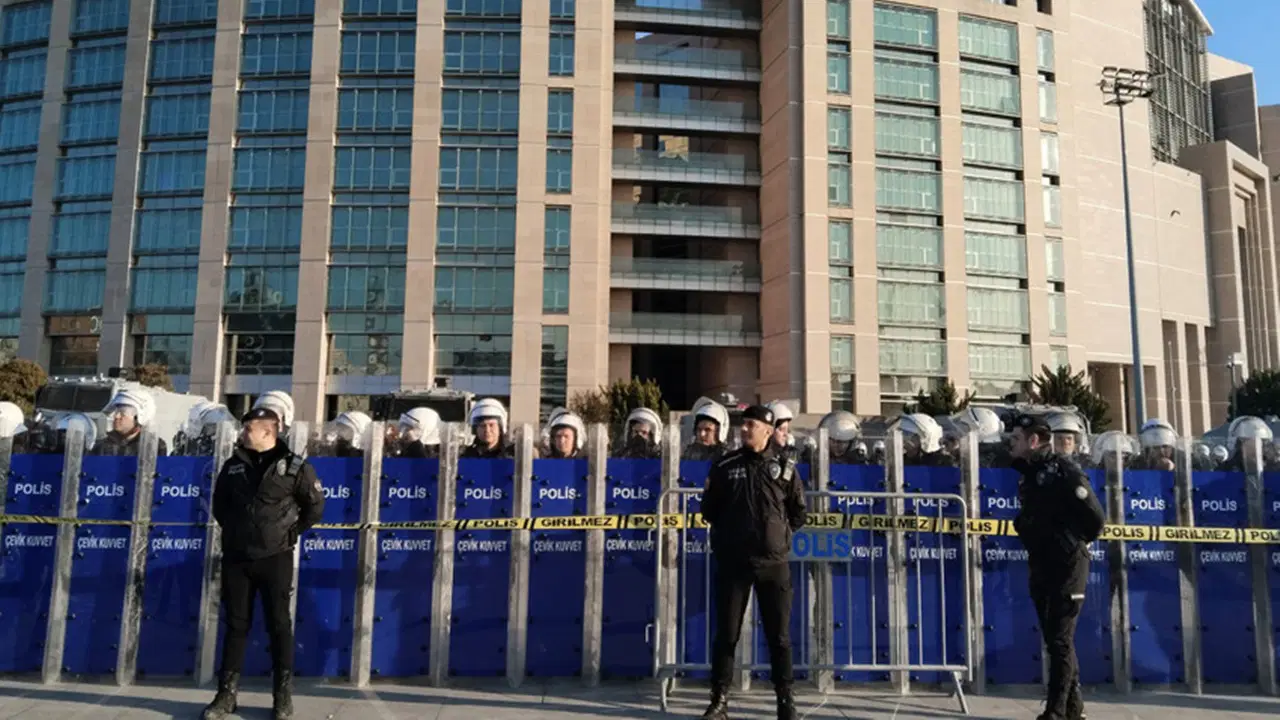 Özgür Karabat verilerle ortaya koydu: 'Yolsuzluk iftirasına dünyada inanan yok'