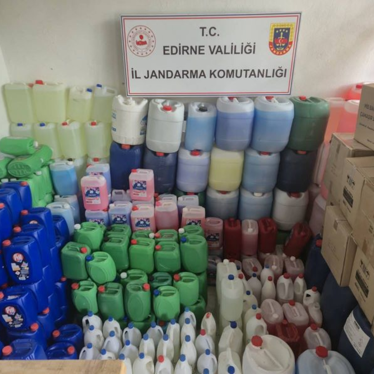 Edirne'de sahte sıvı deterjan ele geçirildi