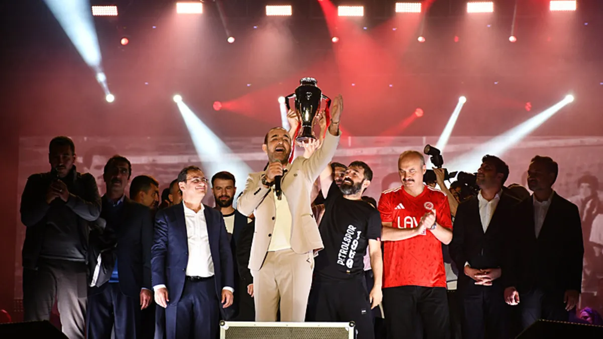 Batman Petrolspor, 1. Lig'e yükselmeyi kutladı!
