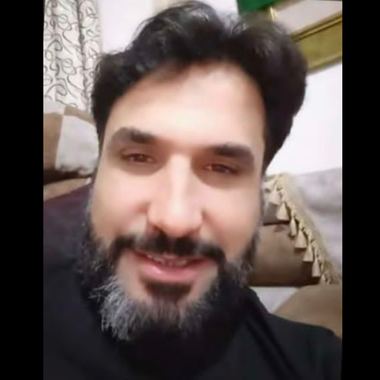 Şanlıurfa’nın Eyyübiye ilçesinde kontrolden çıkarak sulama kanalına devrilen araçtaki 2 kadını kurtardıktan sonra akıntıya