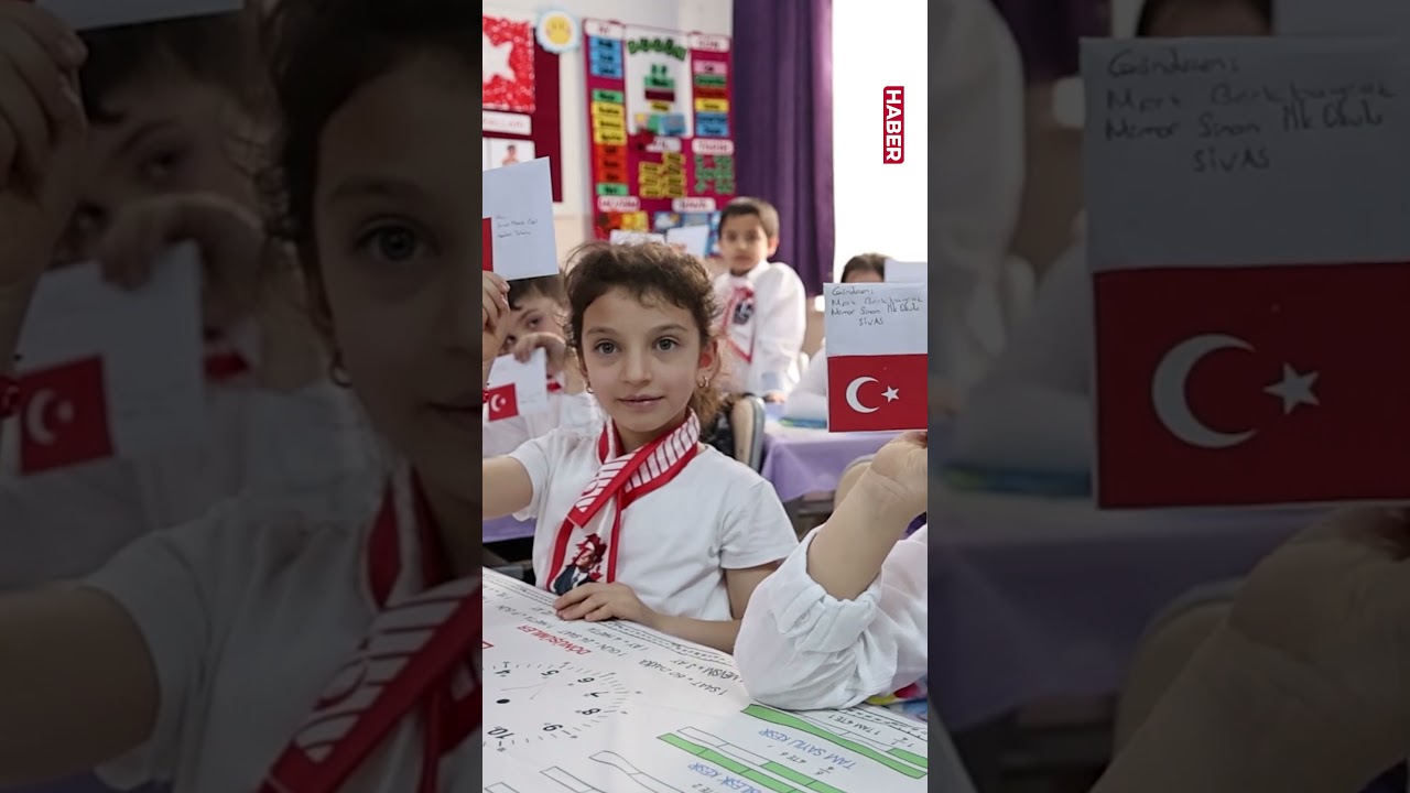 Sivas'ta duygu dolu mektupları teslim alan Mehmetçik, video mesajla miniklere teşekkür etti
