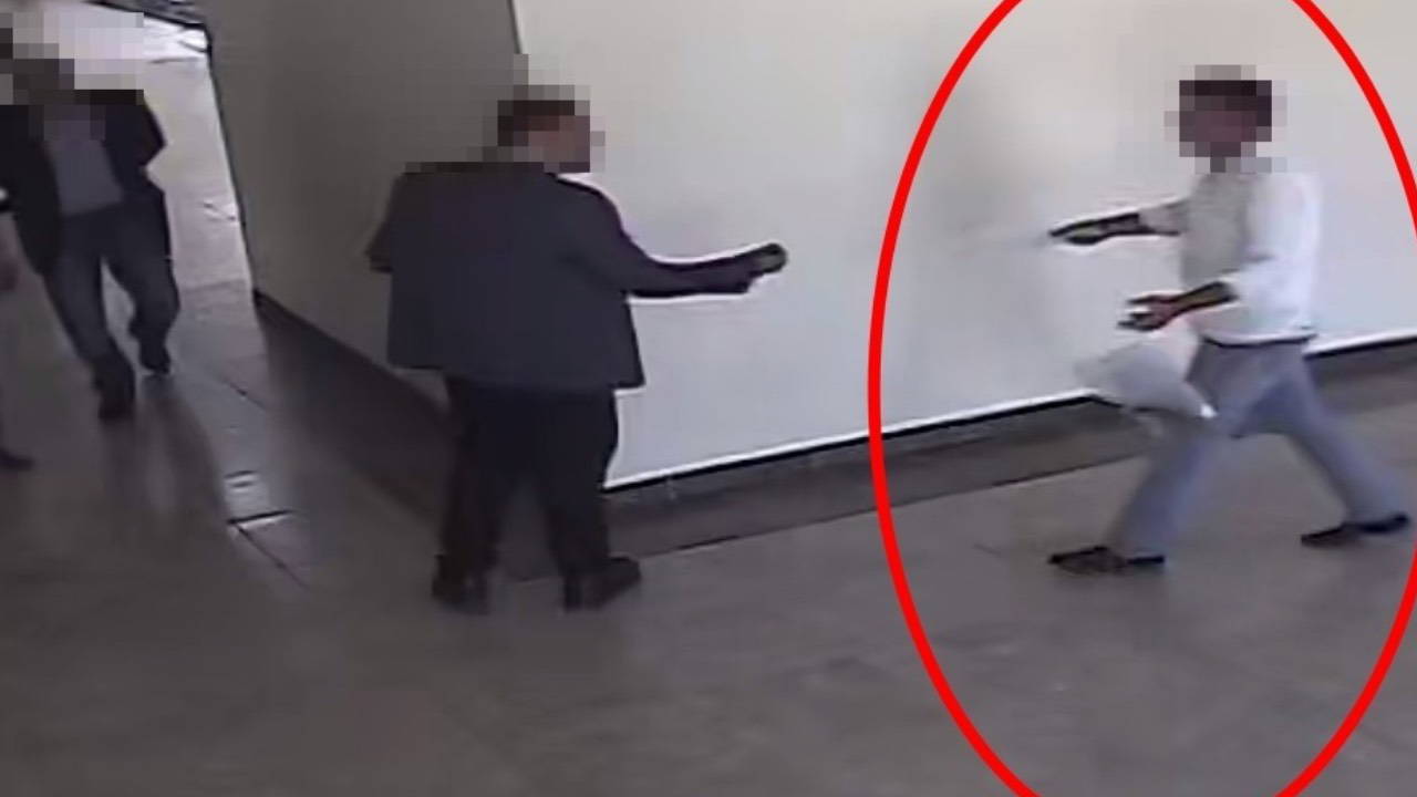 Eskişehir'deki Sivrihisar Belediyesi, Belediye Başkanı Habil Dökmeci'ye zarar vermek amacıyla belediye binasına yapılan