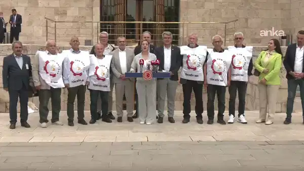 EMEP Gaziantep Milletvekili Sevda Karaca ve EMEP İstanbul Milletvekili İskender Bayhan, TÜM Üretici Köylü Sendikası üyesi üre