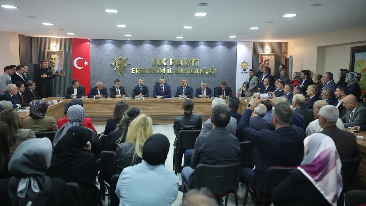 Bakan Çiftçi, AK Parti Erzurum İl Başkanlığı'nı ziyaret ederek İl Başkanı İbrahim Küçükoğlu ve teşkilat mensuplarıyla bir ara