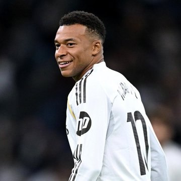 Mbappe: İlk 11'de başlamaya hazırdım ama hoca bana kadrodaki 4. hücum oyuncusu olduğumu söyledi.