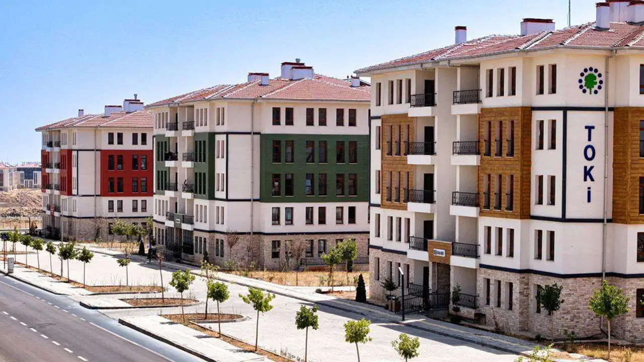 Çevre, Şehircilik ve İklim Değişikliği Bakanı Murat Kurum tarafından açıklanan 500 bin sosyal konut projesi kapsamında İstanb