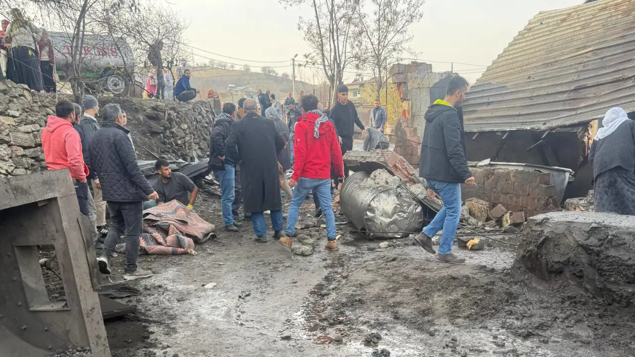 Çermik ilçesine bağlı kırsal Bintaş Mahallesi'nde peynir üretimi yapılan tek katlı tesiste 25 Aralık 2025’te patlama meydana 
