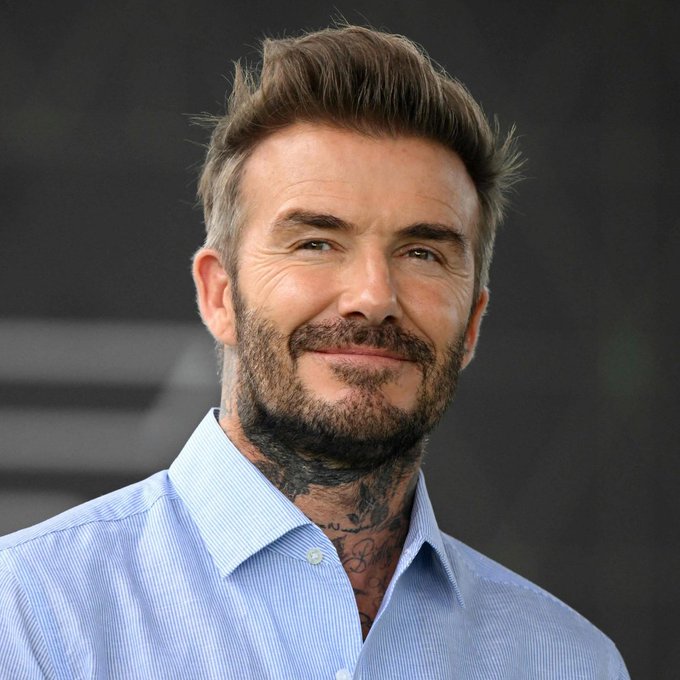David Beckham, İngiltere'nin ilk milyarder sporcusu oldu.