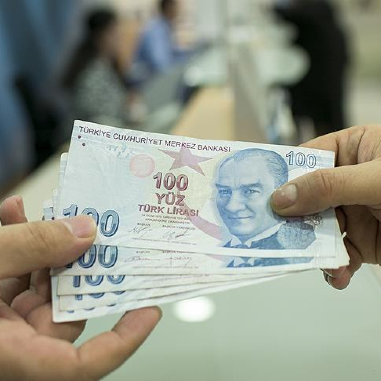 Temmuz ayına yaklaşılırken asgari ücret ara zammı yeniden gündemin en sıcak başlıklarından biri oldu.
