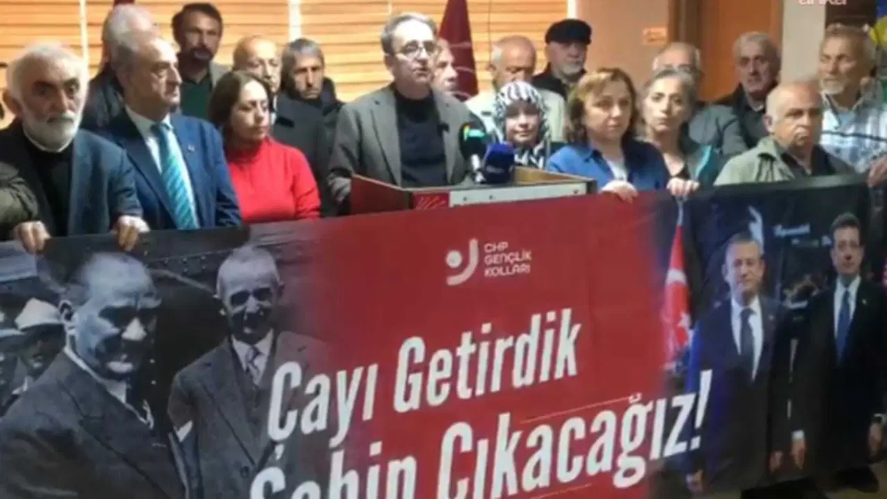 CHP Rize il ve ilçe örgütleri, Tarım Bakanlığı tarafından açıklanan 35 liralık yaş çay alım fiyatına tepki gösterdi.
