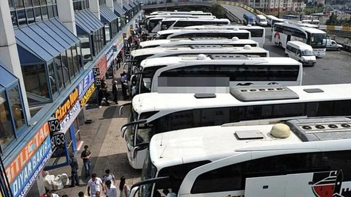 Ulaştırma ve Altyapı Bakanı Abdulkadir Uraloğlu, Karayolu Taşıma Yönetmeliği'nde sektörel ihtiyaçlar, dijitalleşme hedefleri
