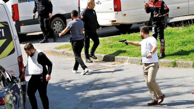 İstanbul Cumhuriyet Başsavcılığı ’nın yürüttüğü İsrail Başkonsolosluğu’na yapılan terörist saldırısı soruşturması sürüyor.