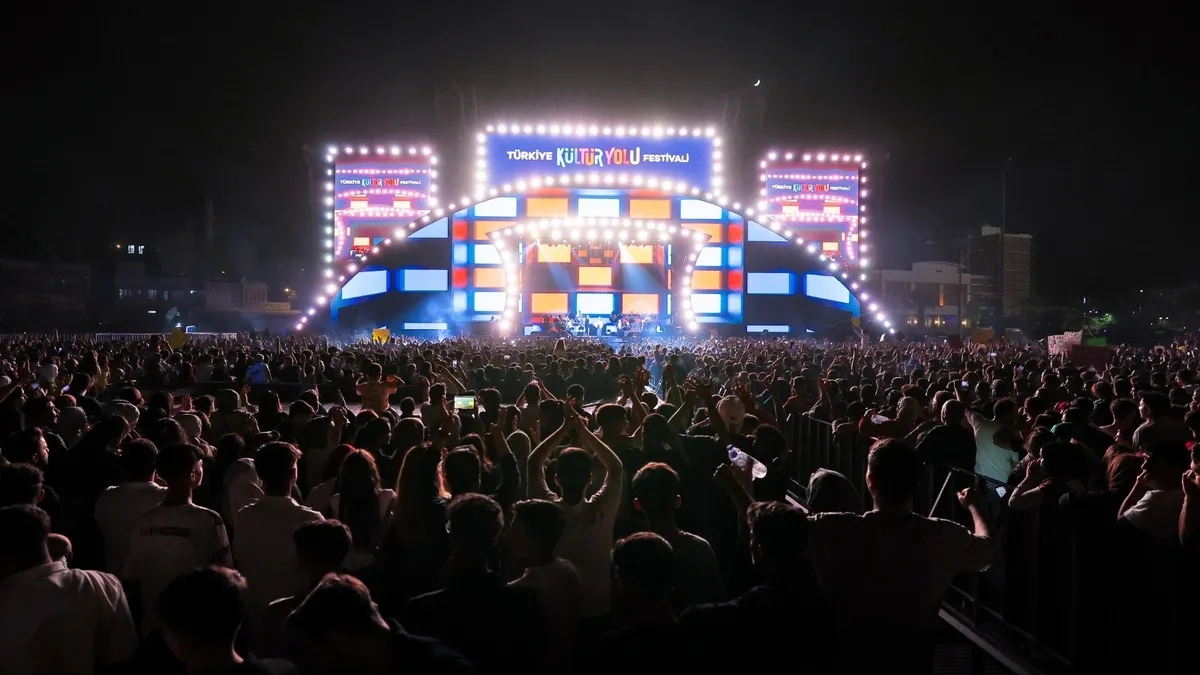 Türkiye Kültür Yolu Festivali 'nin Eskişehir ayağı, Kültür ve Turizm Bakanı Mehmet Nuri Ersoy 'un katılımıyla başladı.