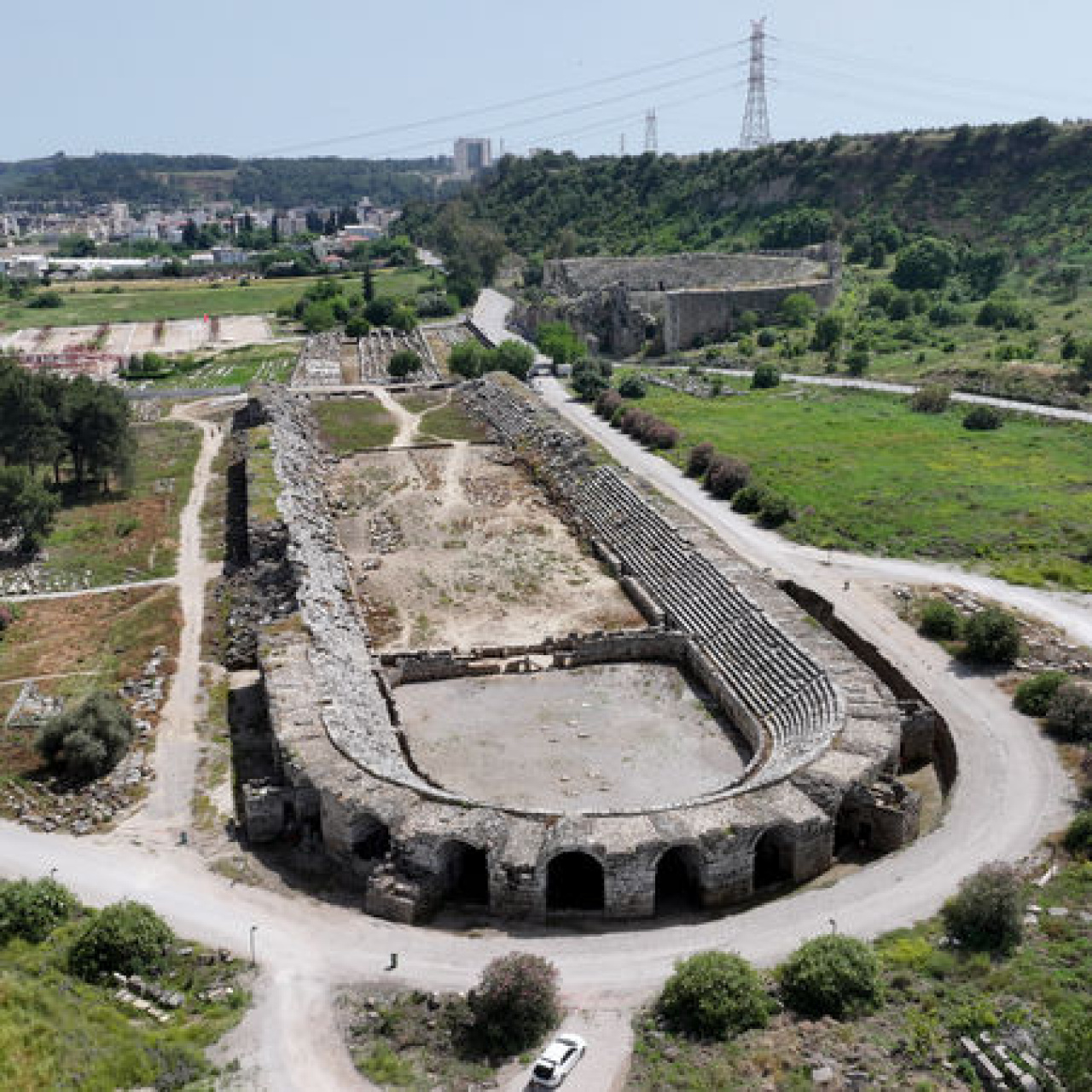 UNESCO Dünya Miras Geçici Listesi'nde yer alan Perge Antik Kenti'nde 