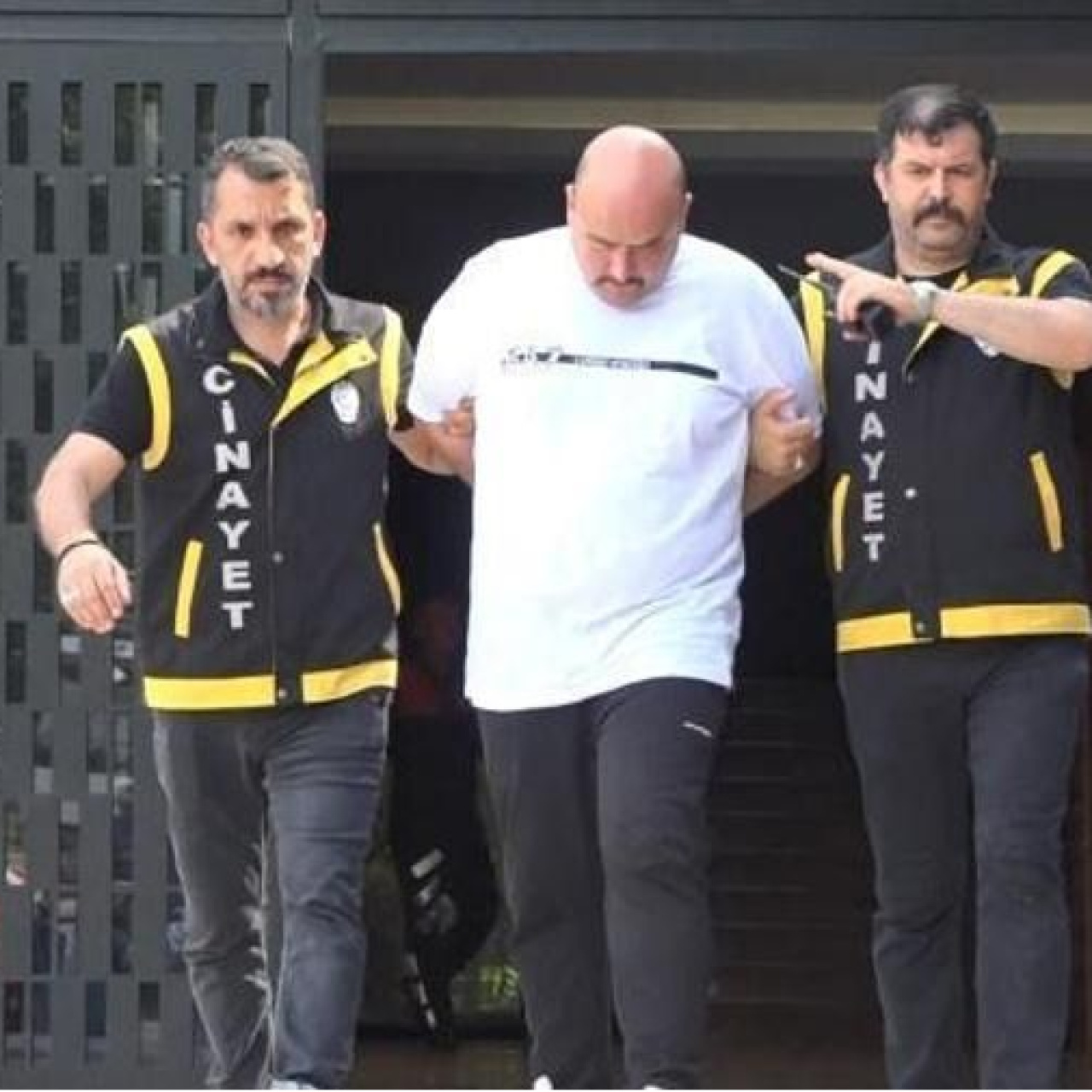 Bursa’da patronu Mustafa Ekşi'yi (41) boğazını keserek öldürüp, çek, senet ve altınlarını alan muhasebeci Halil Kağan Oğuz