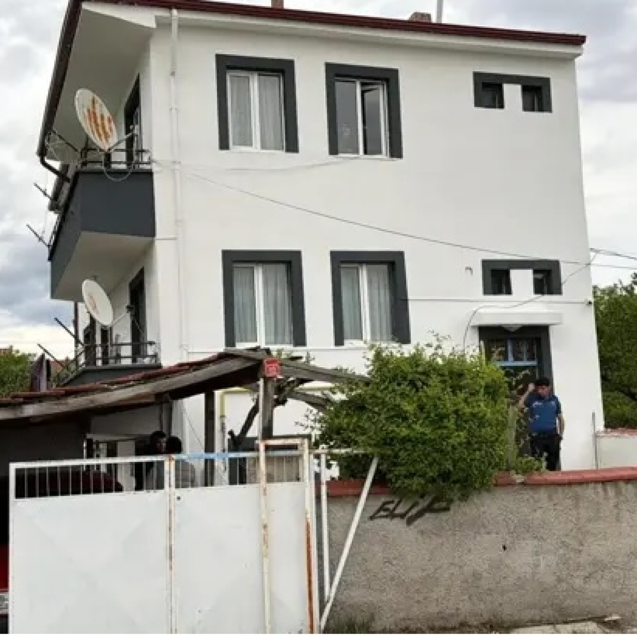 Eskişehir’de duş almak için piknik tüpü ile su ısıtan Hatice Özsoy (71), sızan gazdan zehirlenip, hayatını kaybetti.