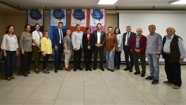 İzmir Kent Konseyi ve Tüketiciyi Koruma Derneği (TükoDer) İzmir Şubesi iş birliğiyle, tüketici hakem heyetlerinin sayısının