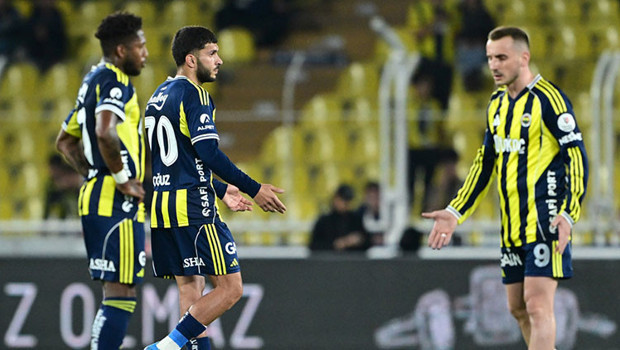 Sezonu 2. bitirmeyi garantileyen Fenerbahçe , Süper Lig 'in 34. ve son haftasında Eyüpspor 'u konuk etti. FENERBAHÇE 11'İNDE