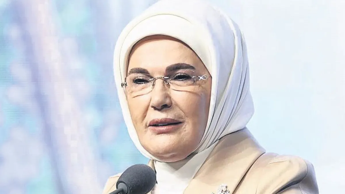 Cumhurbaşkanı Recep Tayyip Erdoğan'ın eşi Emine Erdoğan , Tarım ve Orman Bakanlığı tarafından yürütülen Türk Gıda Kodeksi çal