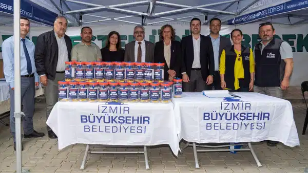 İzmir Büyükşehir Belediyesi, binlerce yıldır kent tarımının simgelerinden incirde çiftçinin yaşadığı kalite ve verim kaybına 