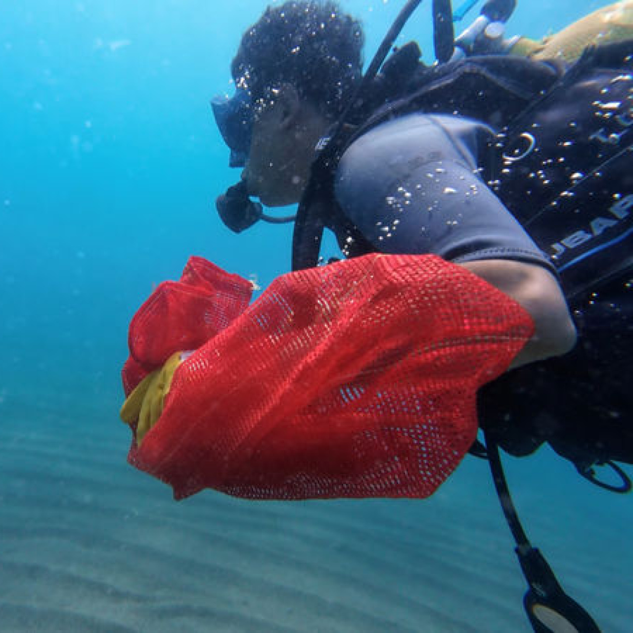 Büyükşehir Belediyesi ‘Antalya İli Deniz Çöpleri Eylem Planı’(DÇEP) kapsamında, vatandaşların deniz ve kıyı çöplerine