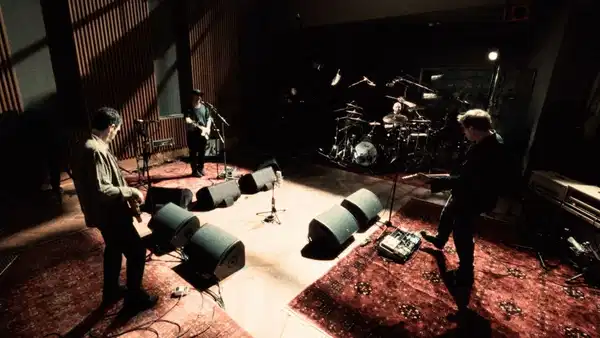 Kaan Tangöze, Batuhan Mutlugil, Ari Barokas ve Doğaç Titiz'den oluşan kadrosu ile Türk rock müziğinin öncü gruplarından