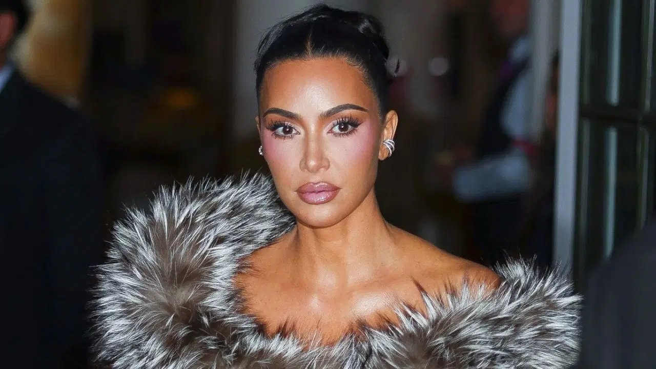 Sosyetik güzel ve iş kadını Kim Kardashian'ın milyar dolarlık giyim ve iç çamaşırı markası 