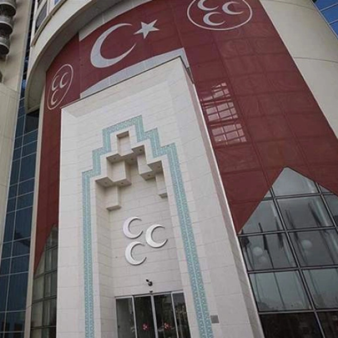 MHP Ardahan Teşkilatını feshetti