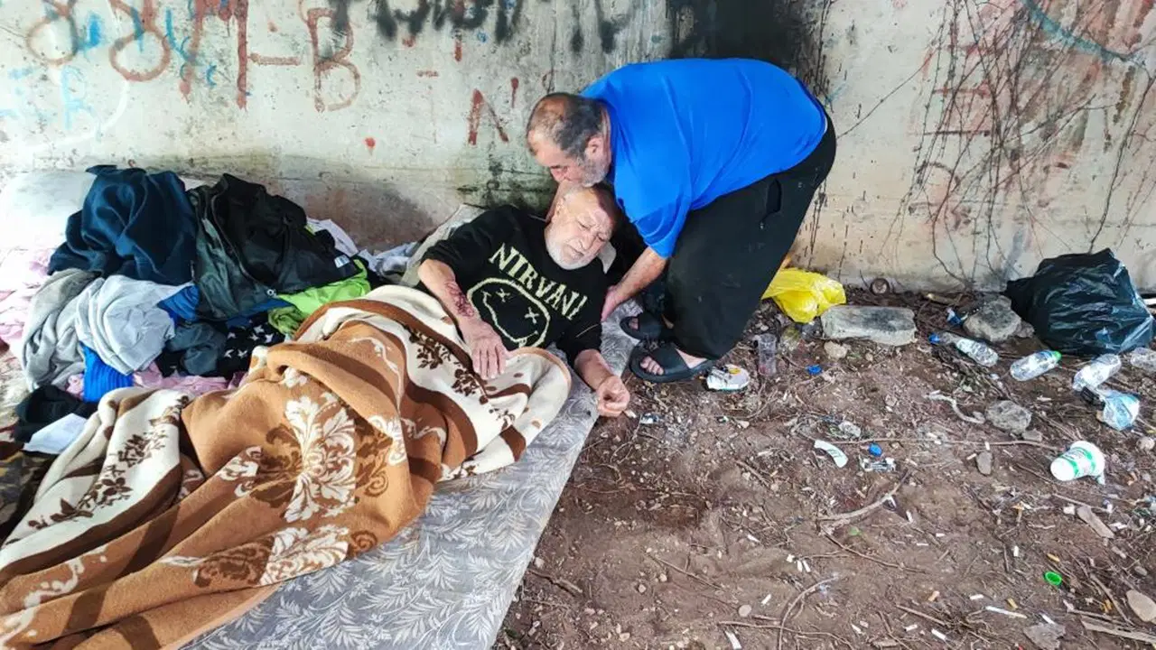 Merkez Seyhan ilçesine bağlı Mithatpaşa Mahallesi'nde yaşayan 72 yaşındaki Faruk Yokuş'un hayatı, kirada oturduğu evden çıkar