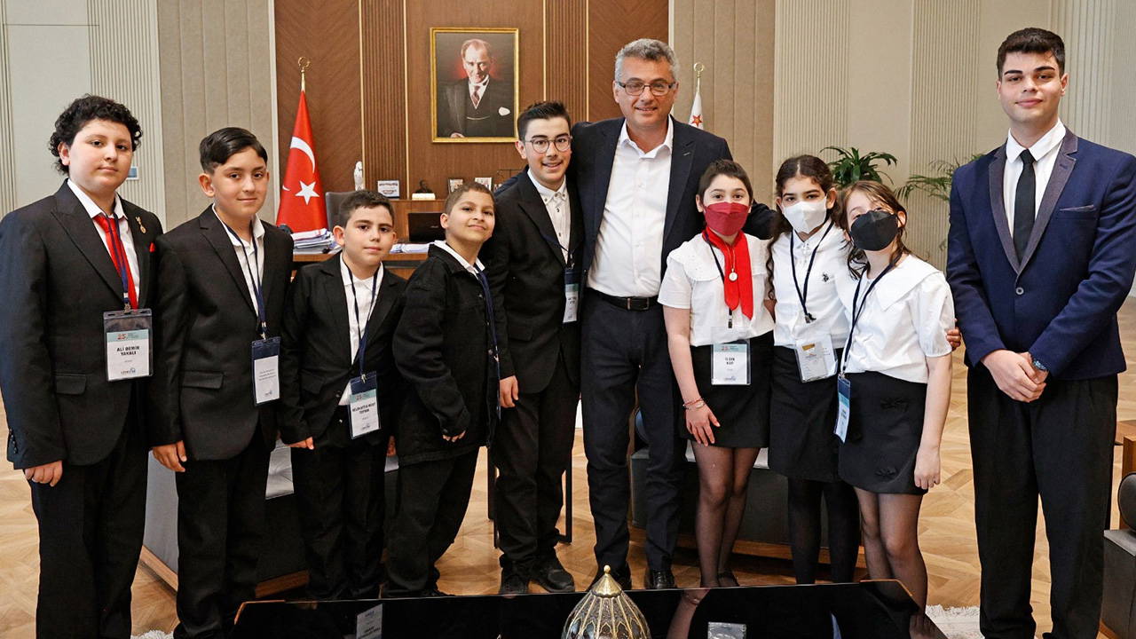 Türkiye’nin farklı illerinden gelen, azimleriyle lösemi ve kanser hastalıklarını dize getiren LÖSEV’in (Lösemili Çocuklar