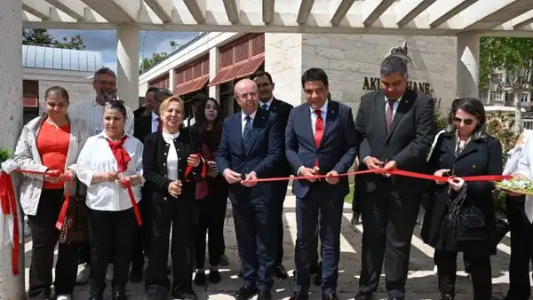 Kırşehir Belediyesi, dün Sanat Sokağı’nda ‘Kırşehir Belediyesi 1’inci Uluslararası Sanat Çalıştayı’nın Galası ile birlikte