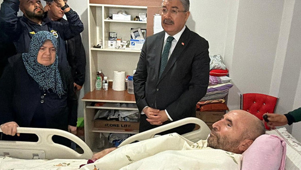 Mihalıççık ilçesinde Zekeri Soğuk, geyiklere olan sevgisi nedeniyle Çevre ve Orman Bakanlığı’na bağlı Çatacık Kızıl Geyik Üre