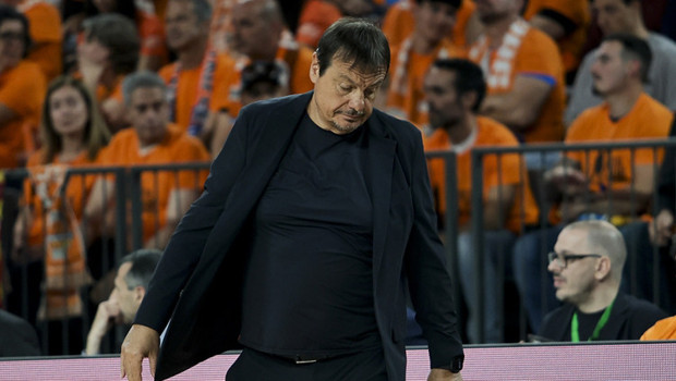 Panathinaikos'un EuroLeague’de 2-0 öne geçtiği seride Valencia’ya 3-2 kaybederek Atina’daki Final-Four’un dışında kalması gün