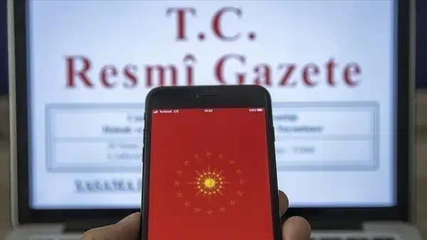 Cumhurbaşkanı Recep Tayyip Erdoğan imzasıyla yapılan üst düzey atama ve görevden alma kararları Resmi Gazete’de yayımlanarak 