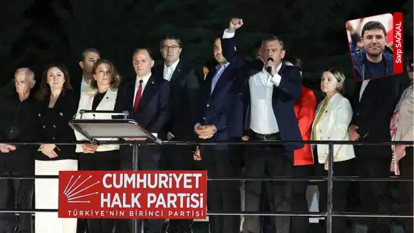 CHP’de butlan kararının çıkmasıyla parti yönetimi de geceyi Özgür Özel gibi genel merkezde geçirdi.
