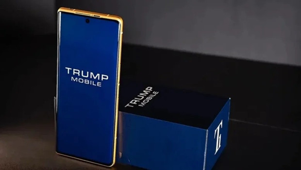 Güncelleme Tarihi: Mayıs 23, 2026 11:56 Trump Mobile’ın altın renkli T1 akıllı telefonu bu kez teslimat gecikmeleriyle değil,