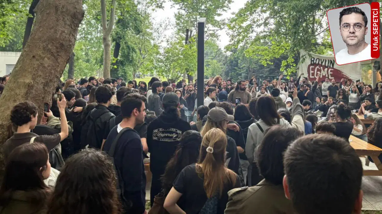 İstanbul Bilgi Üniversitesi’nin bir gecede yayımlanan cumhurbaşkanı kararı ile kapatılmasına tepkiler sürüyor.