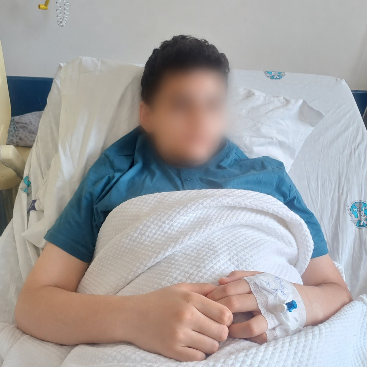 Konya'da 12 yaşındaki çocuğun, yaşıtının şiddeti sonucu çene kemiği iki yerden kırıldı.