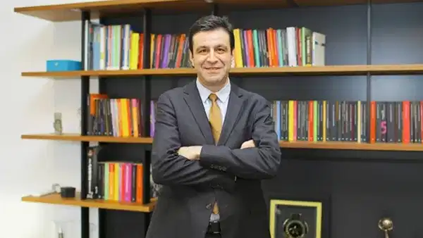 AKP'li Cumhurbaşkanı Erdoğan imzasıyla Resmi Gazete 'de yayımlanan karara göre bir gecede kapatılan Bilgi Üniversitesi için ö
